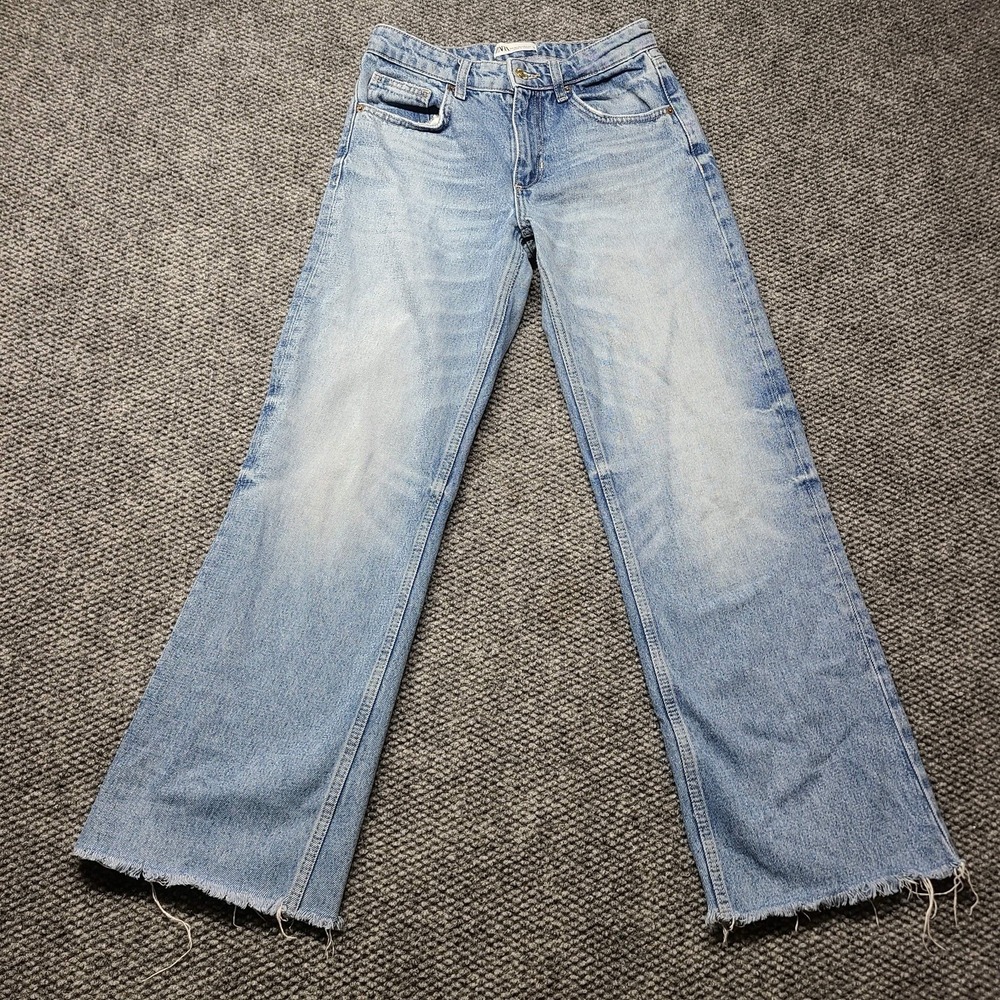 Zara Womens High Rise Straight Leg Mom Jeans Light Stone Wash Size 2 Raw Hem